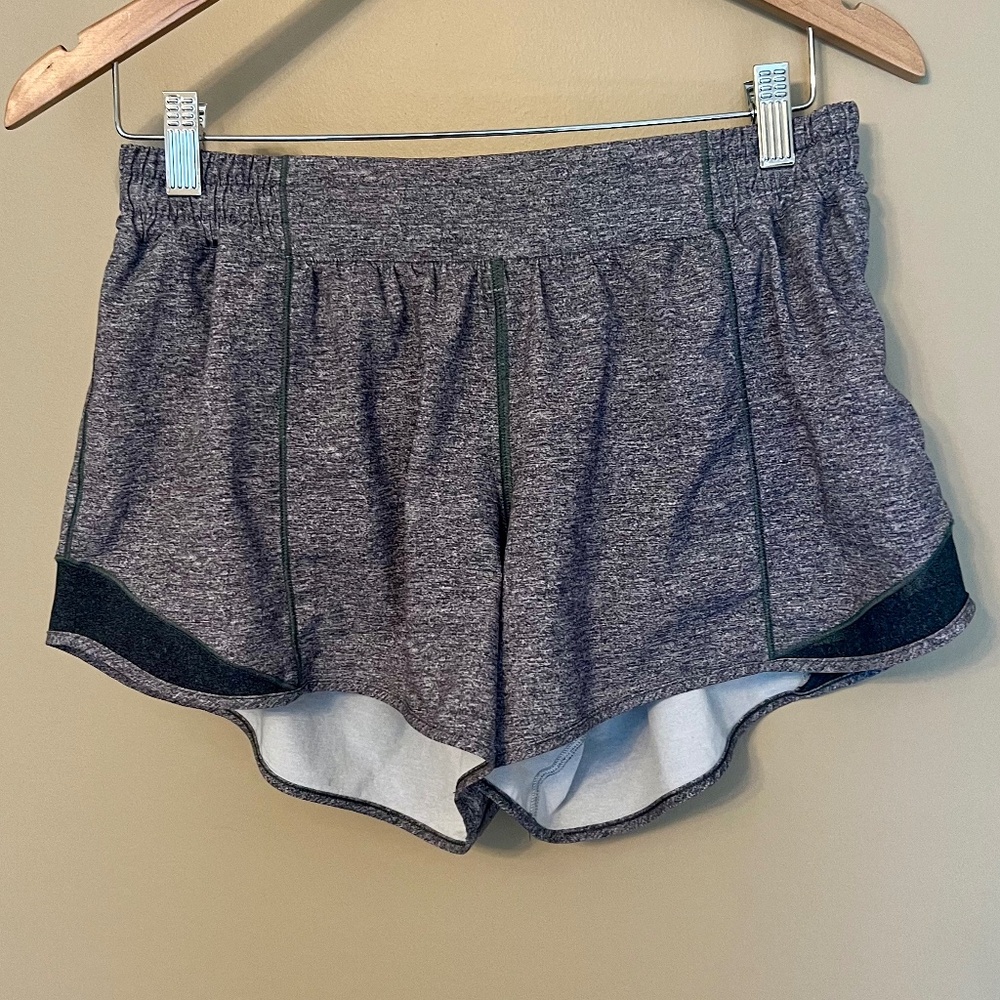 Lululemon Hotty Hot Low-Rise Lined Short 4" Heather Lux Multi Black / Gray Sz 10